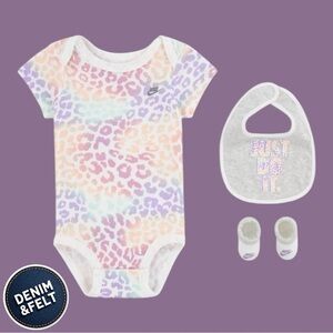 COPY - Nike Baby Girl Colorful Spot On Cheetah Bodysuit, Bib & Bootie 3 Piece S…